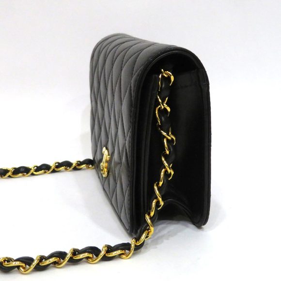Chanel Lambskin Single Chain Shoulder Pouch Matelasse Black - Picture 4 of 10